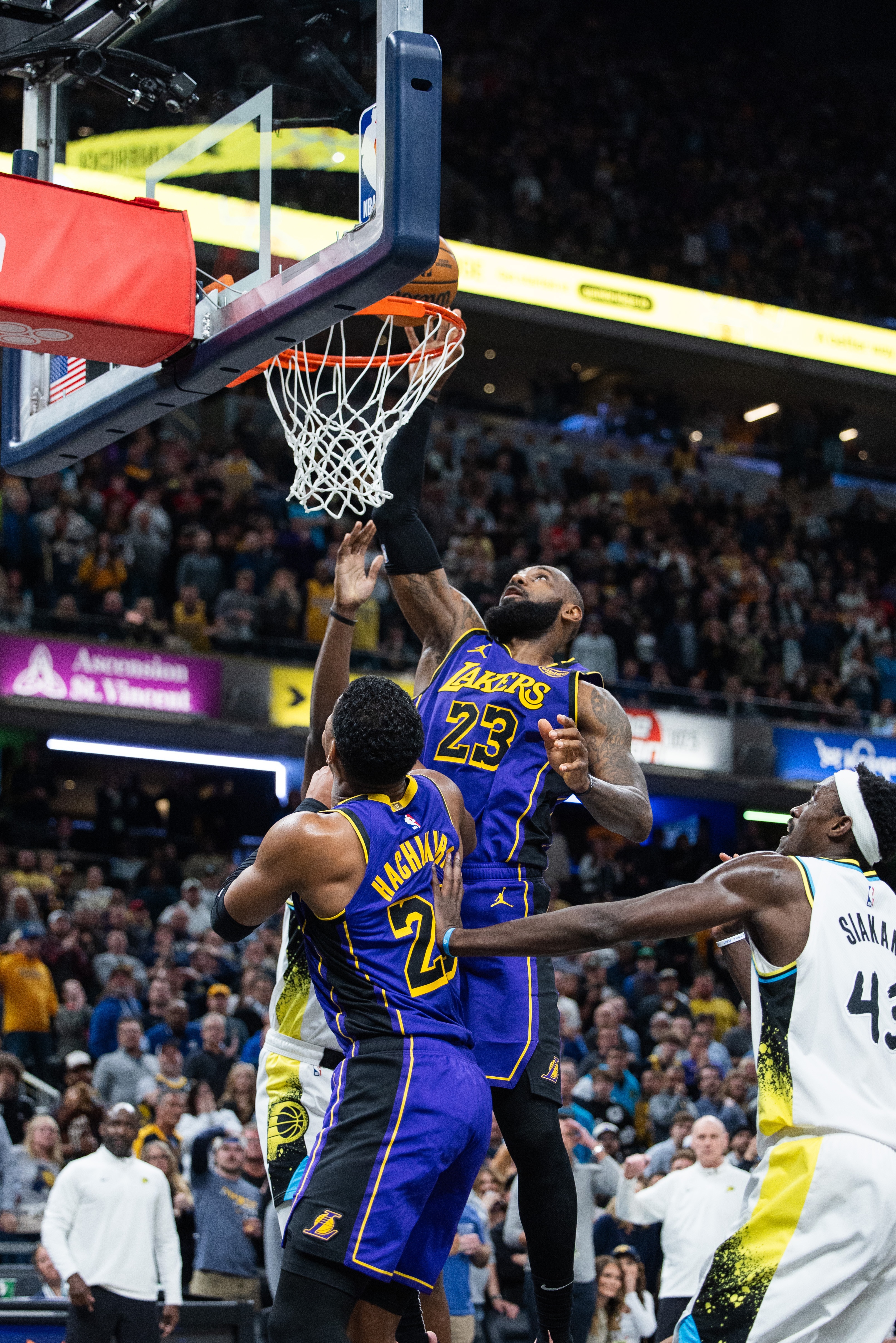 黄蜂碾压76人，麦科勒姆统治全场的简单介绍