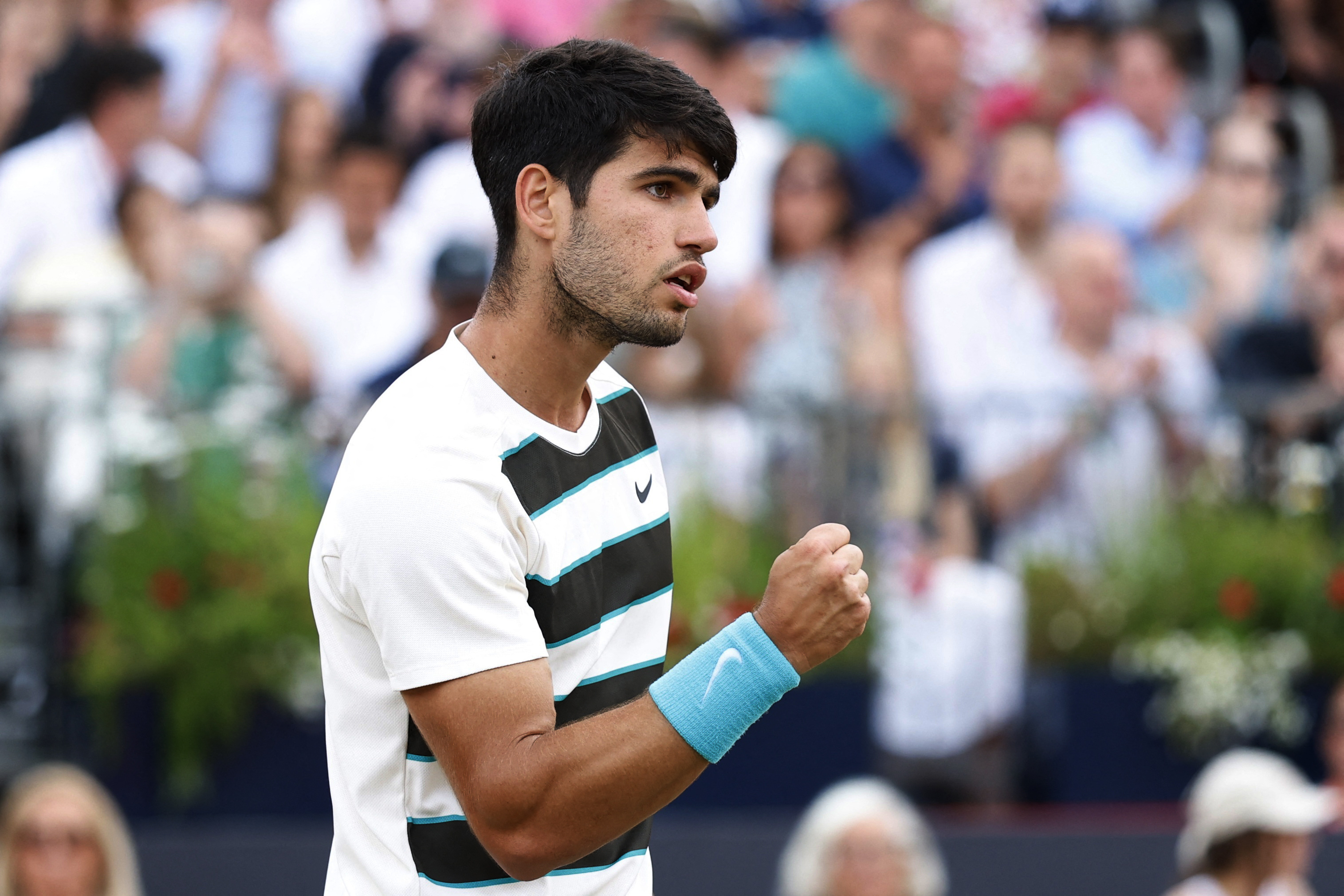 英国网球队爆冷德国网球队，阿尔卡拉斯高光表现的简单介绍