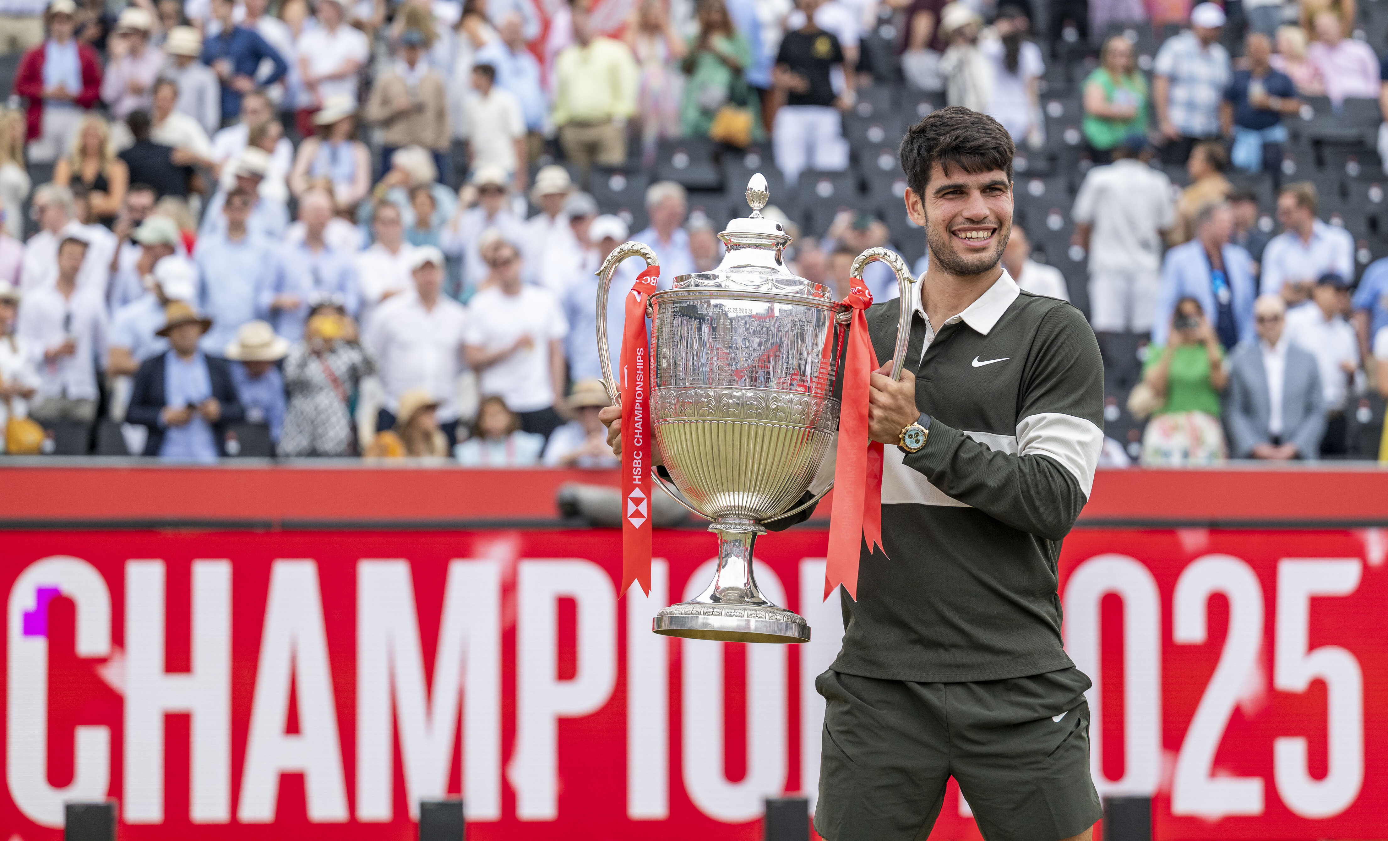 关于西班牙网球队血洗英国网球队，阿尔卡拉斯爆发神勇的信息