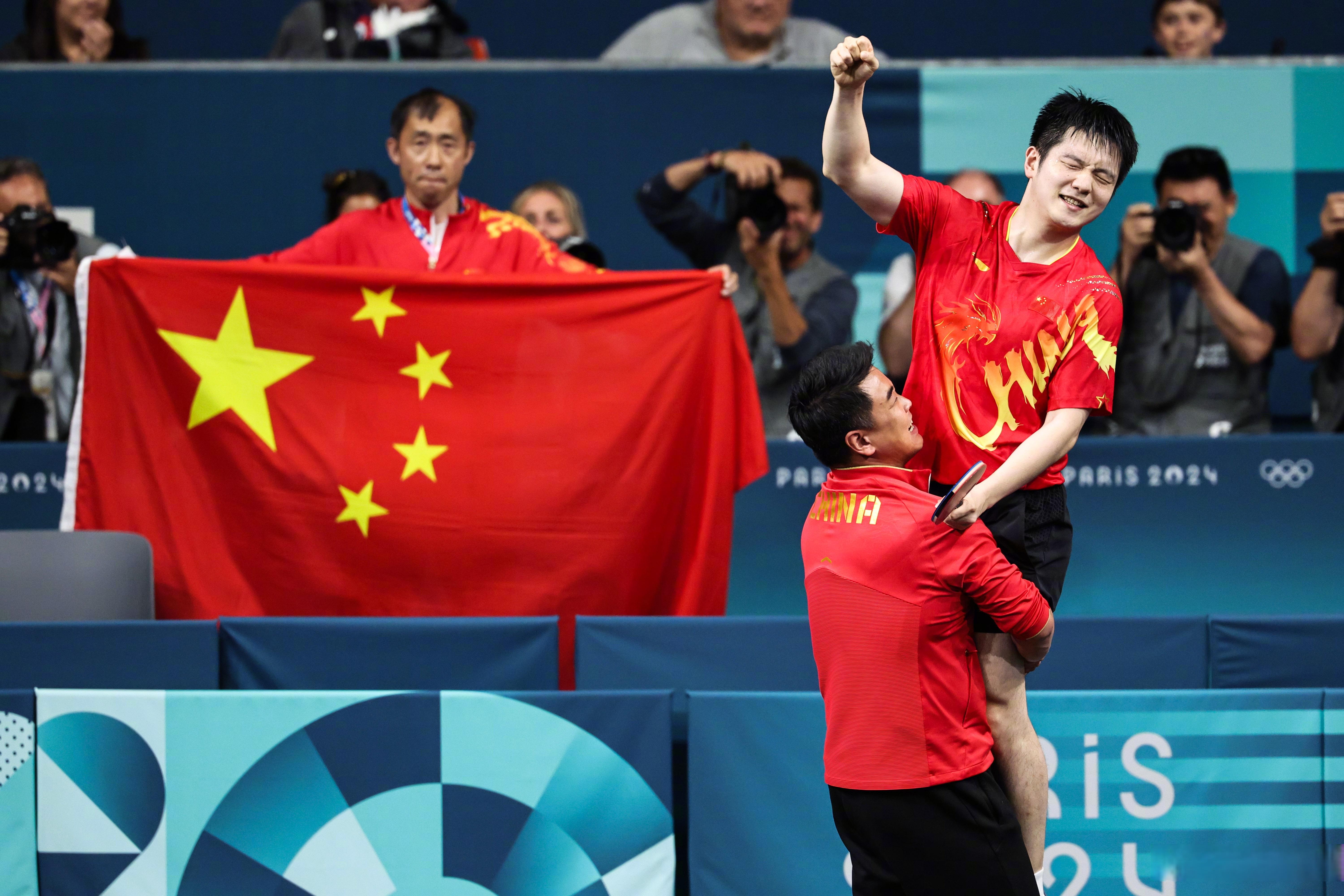 中国队横扫波兰队，樊振东扛起全队