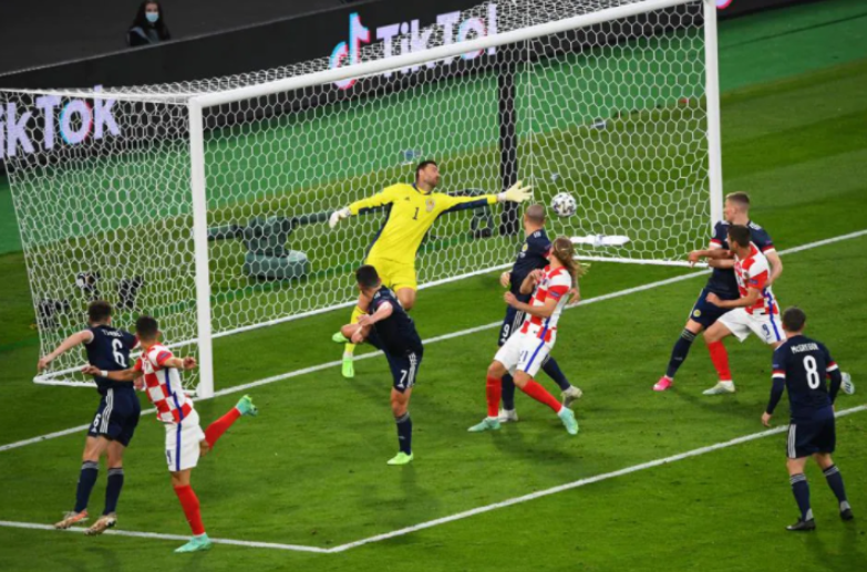 武汉卓尔主场胜利，积分攀升