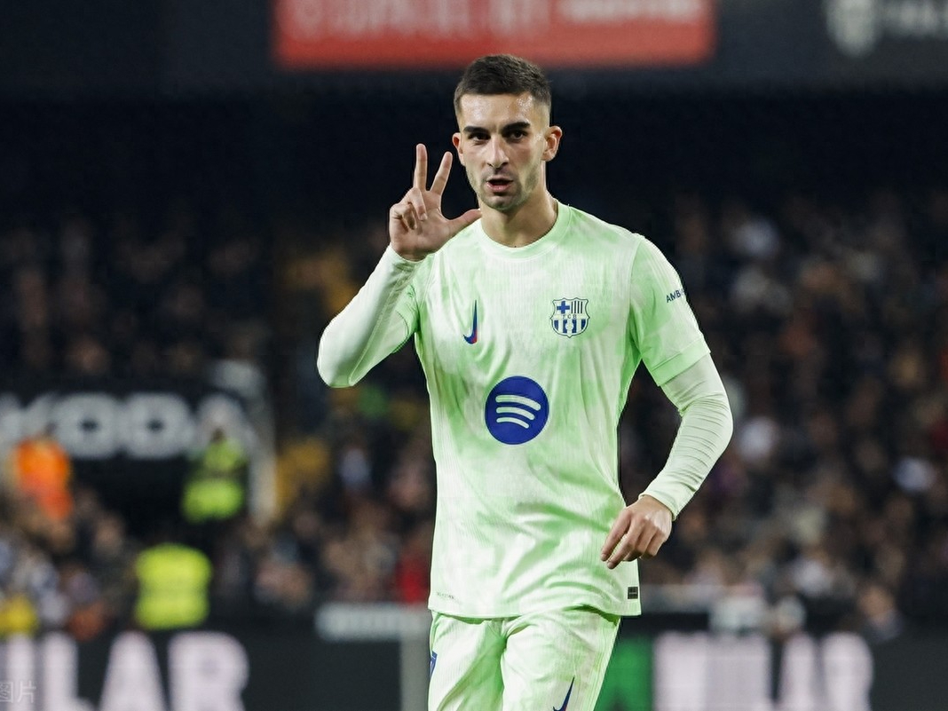 巴塞罗那主帅庆祝战胜巴伦西亚 巴塞罗那主帅庆祝战胜巴伦西亚