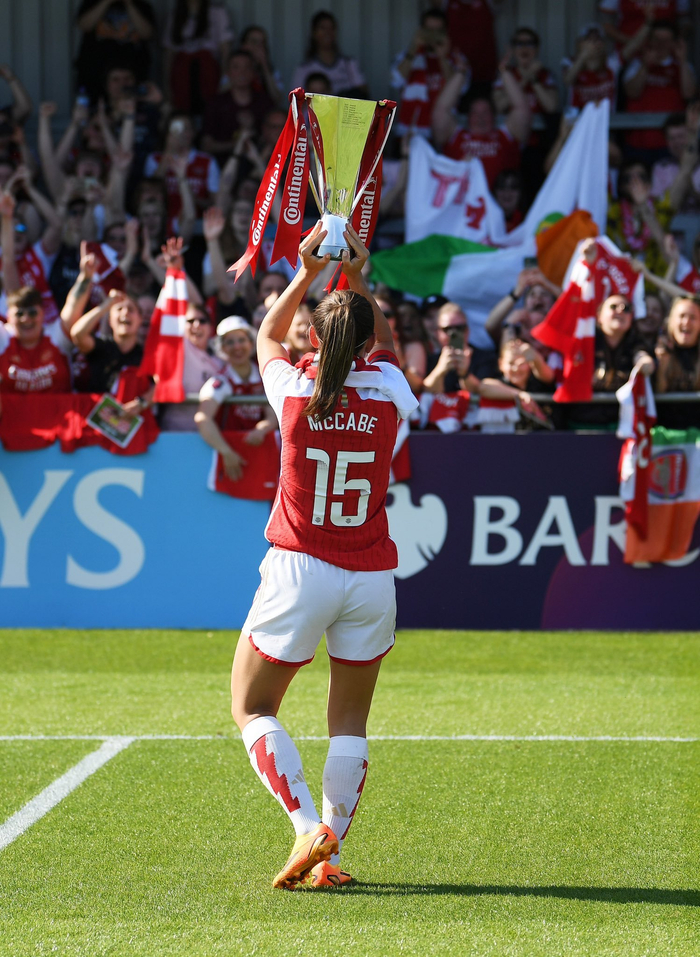 欧足联公布明星阵容，这一下净入一幕很少见的简单介绍