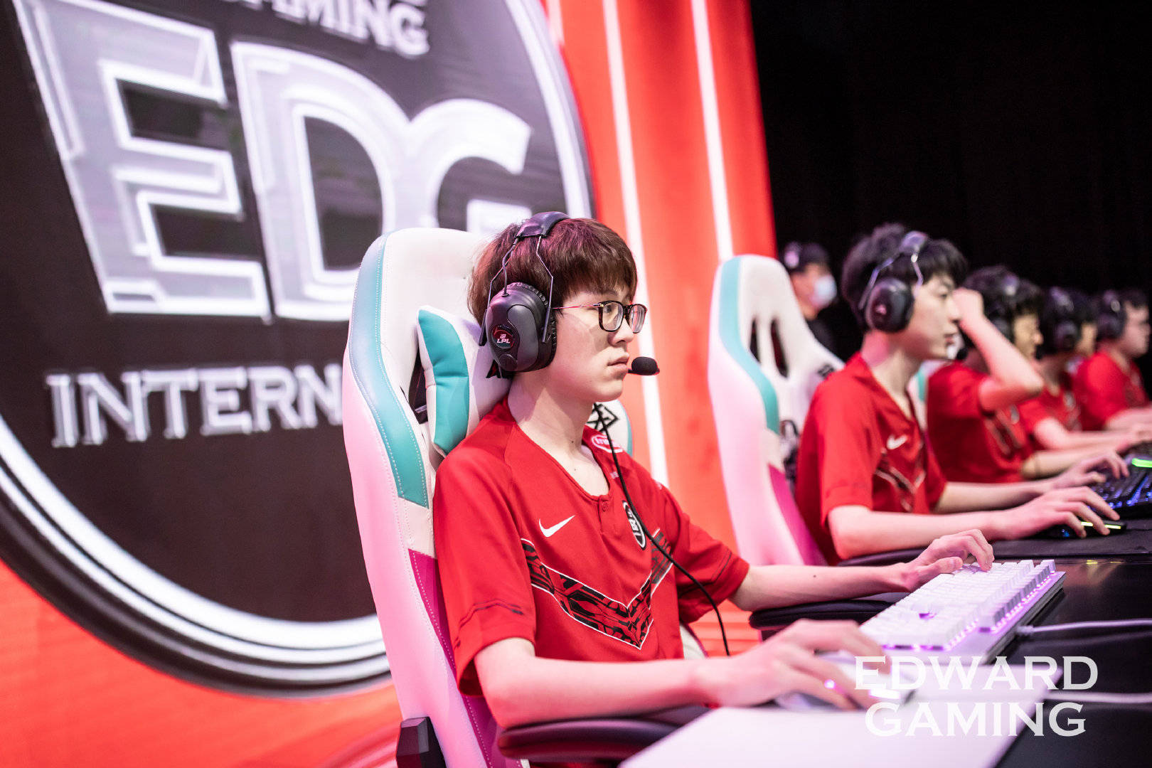 包含DRX2翻盘Misfits，Meiko2惊艳世界的词条