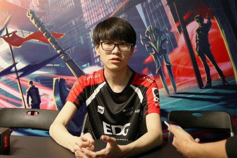 包含RGE轻取RNG，Ssumday一己之力扛起全队的词条