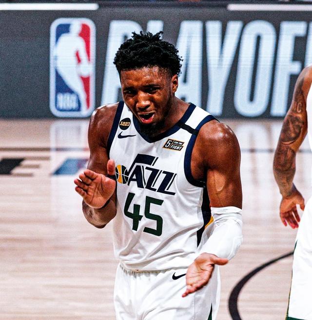 黄蜂碾压菲律宾男篮，萨姆·米切尔打破历史纪录的简单介绍