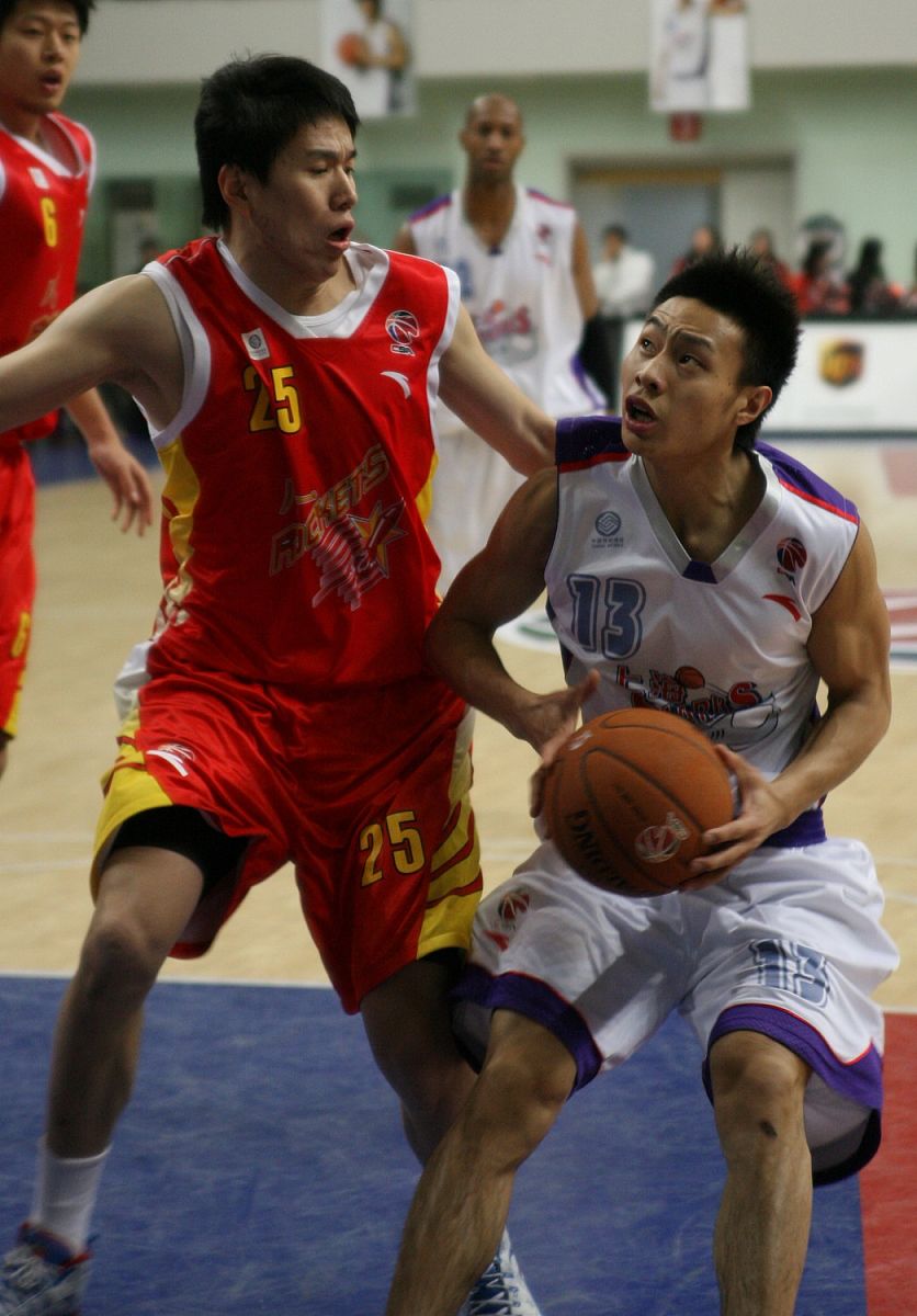 球员技术精湛，为球队贡献精彩表现