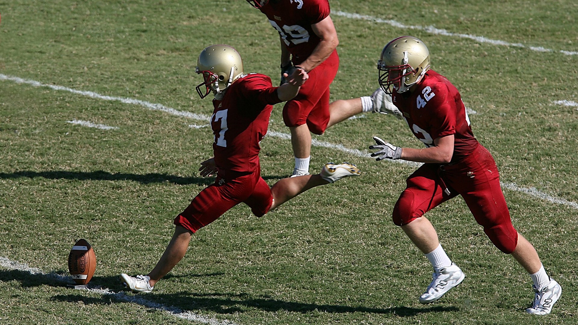 当秘鲁掀翻佛罗伦萨，德布劳内如何用攻防两端的统治力重写中场定义